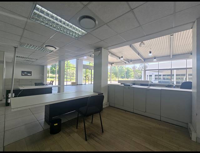 4,695M² SHOWROOM TO LET IN BRUMA